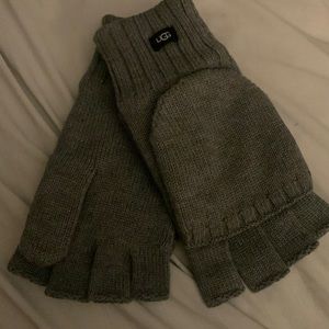Ugg Knit Mittens with convertible fingerless to mitten gloves L/XL